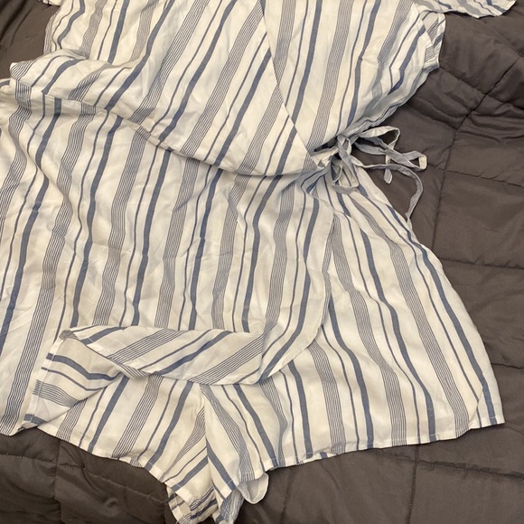 Holister romper - Picture 4 of 5